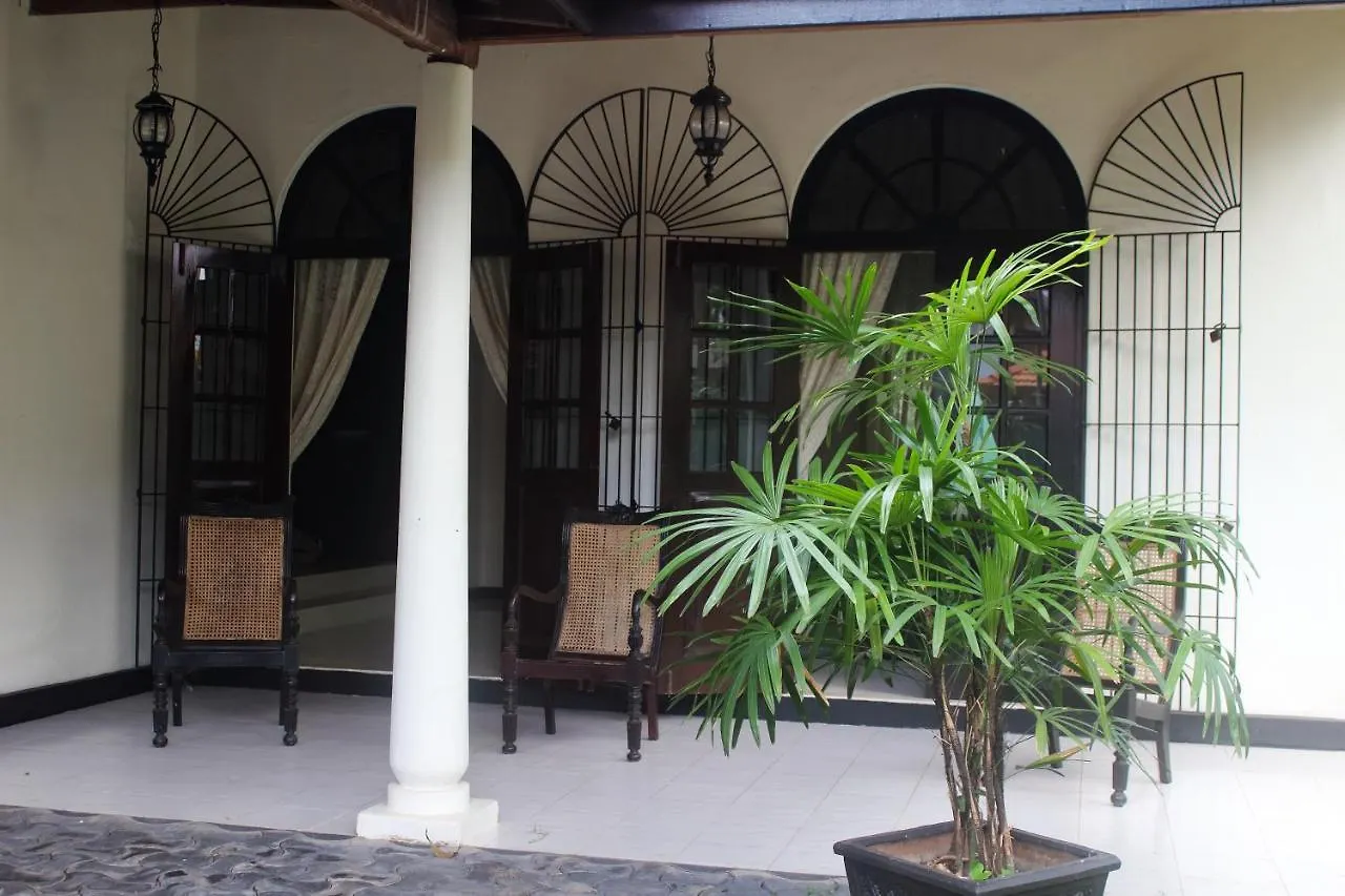 Airport Gateway Residence Negombo Alloggio in famiglia