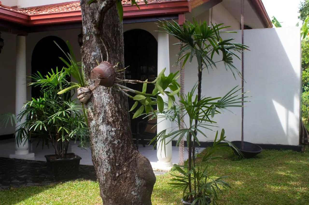 Airport Gateway Residence Negombo Alloggio in famiglia